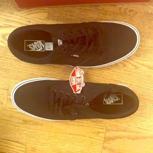 Men’s black canvas sneakers NIB